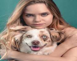 She is a dog lover and has pet dogs named Quin and Mini She is a dog lover and has pet dogs named Quin and Mini.